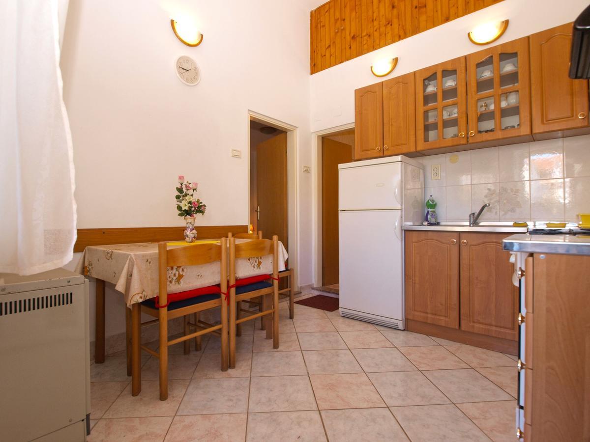 Mladen 1588 Apartment