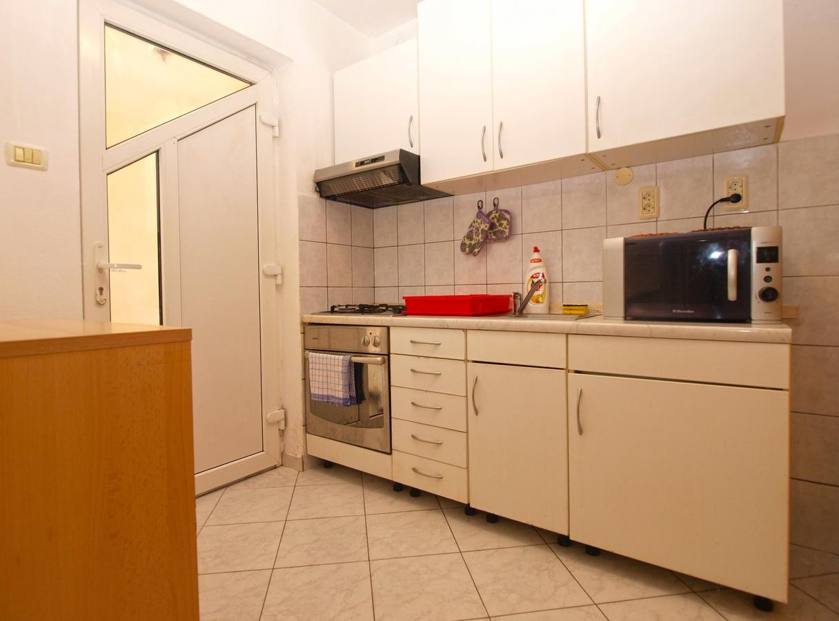 Apartment Mladen 1588 *