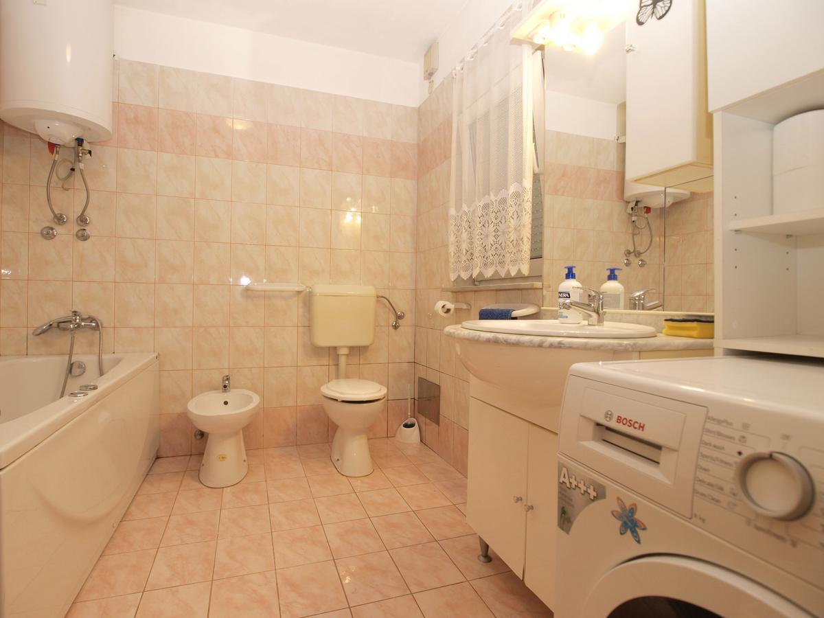 Apartment Mladen 1588