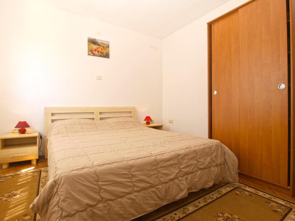 Mladen 1588 Apartment