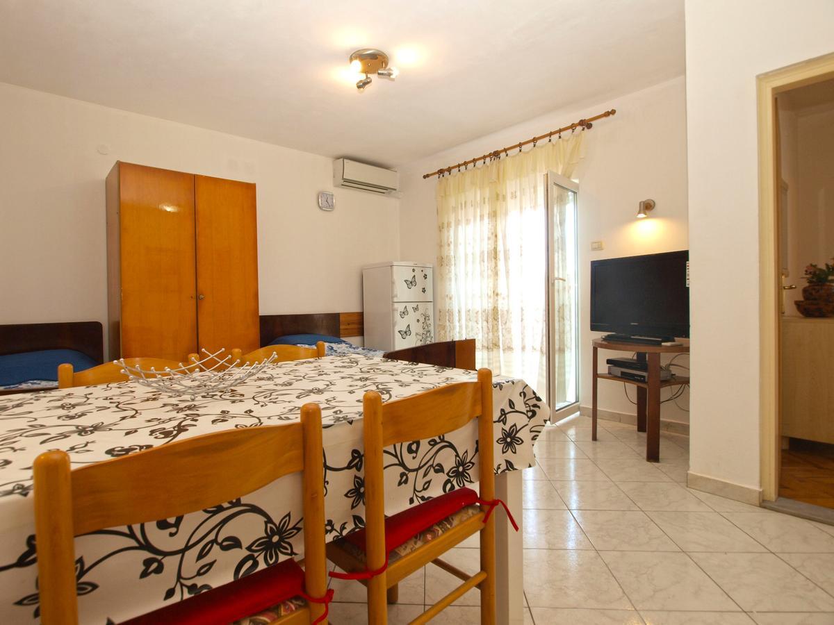 Mladen 1588 Apartmán